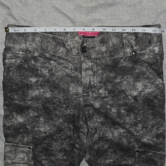 ALICE + OLIVIA Black Gray Acid Wash Cargo Pants - Picture 11 of 16